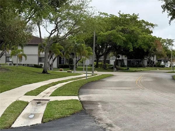 $135,000 | Tamarac Gardens Condominiums, Tamarac, FL 33321