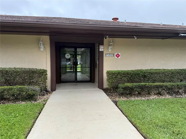 $135,000 | Tamarac Gardens Condominiums, Tamarac, FL 33321
