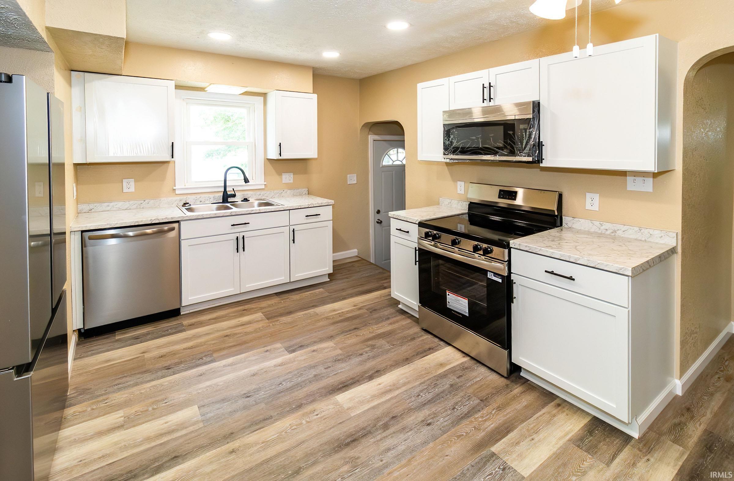 2500 Colonial Gardens Road Evansville, IN 47715 - Photo 11 of 29