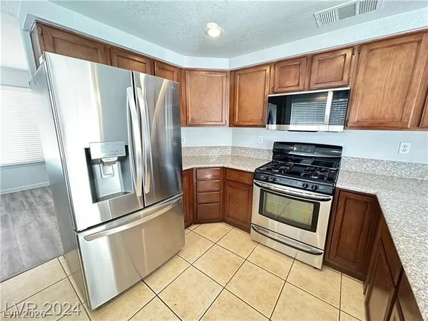 $2,350 | 9253 Magic Flower Avenue, Las Vegas, NV 89134