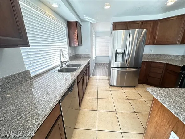 $2,350 | 9253 Magic Flower Avenue, Las Vegas, NV 89134