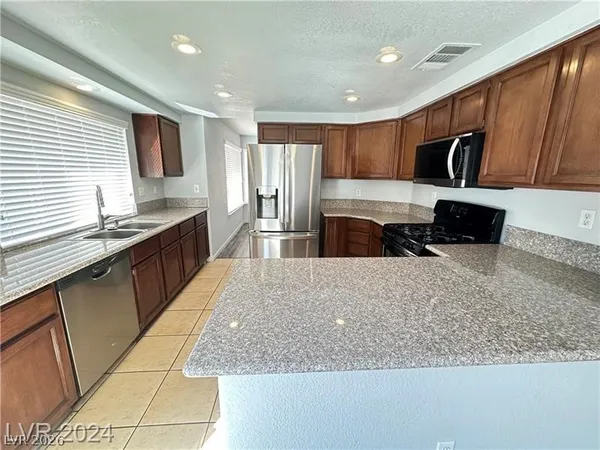 $2,350 | 9253 Magic Flower Avenue, Las Vegas, NV 89134