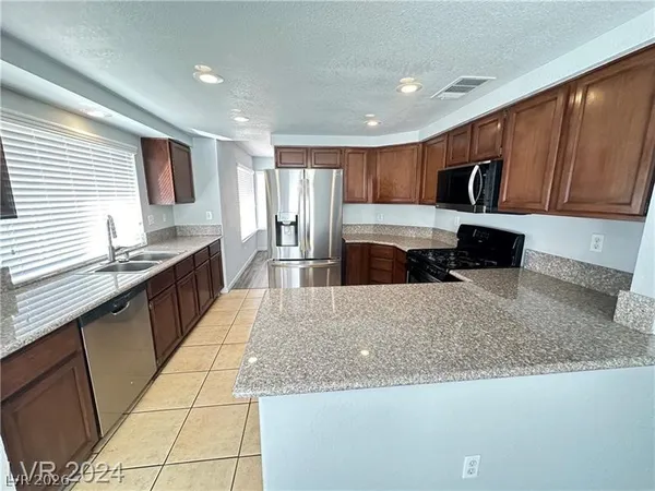 $2,350 | 9253 Magic Flower Avenue, Las Vegas, NV 89134