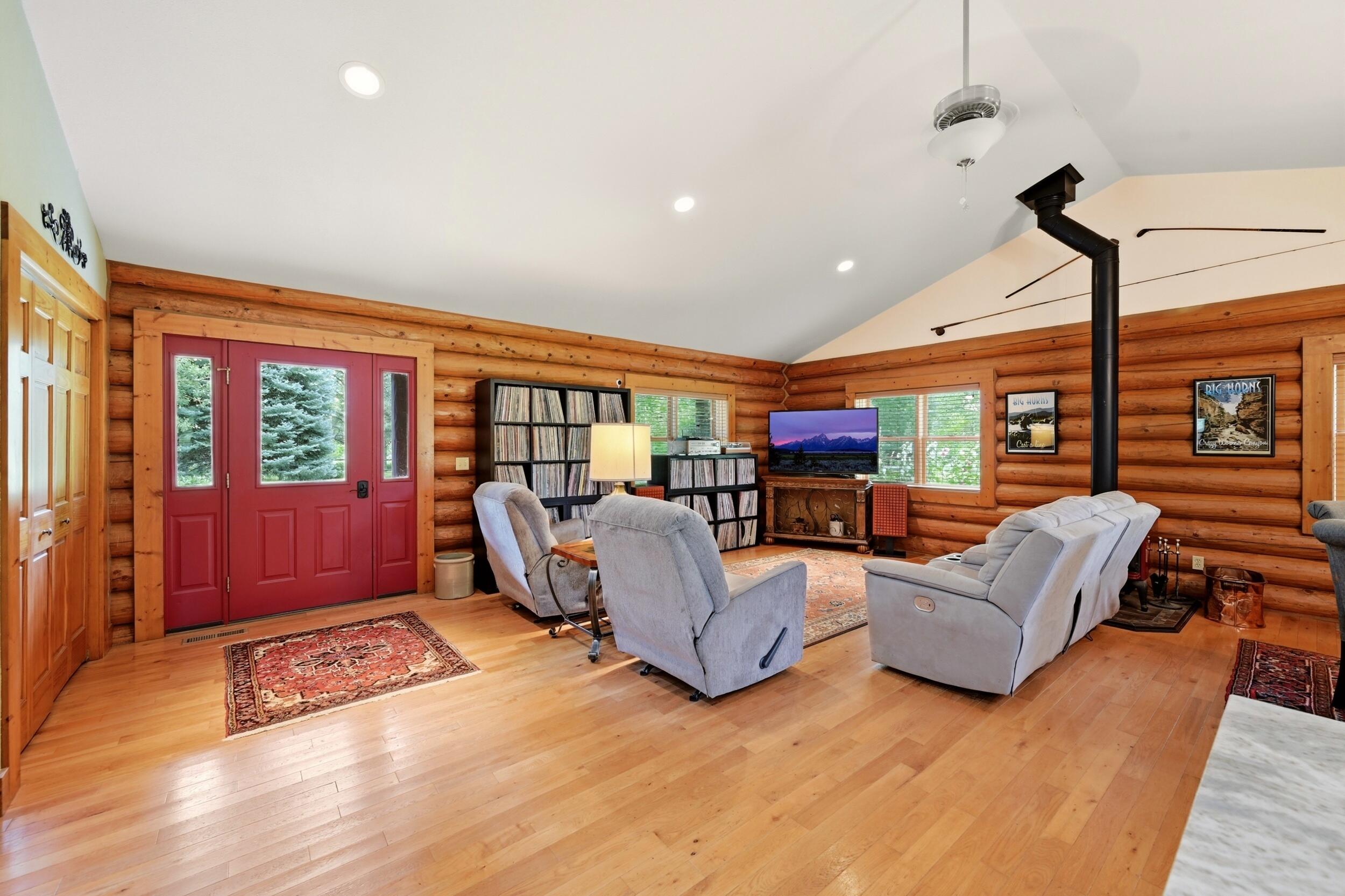 28 Apache Road Clearmont, WY 82835 - Photo 11 of 40 28 apache living room