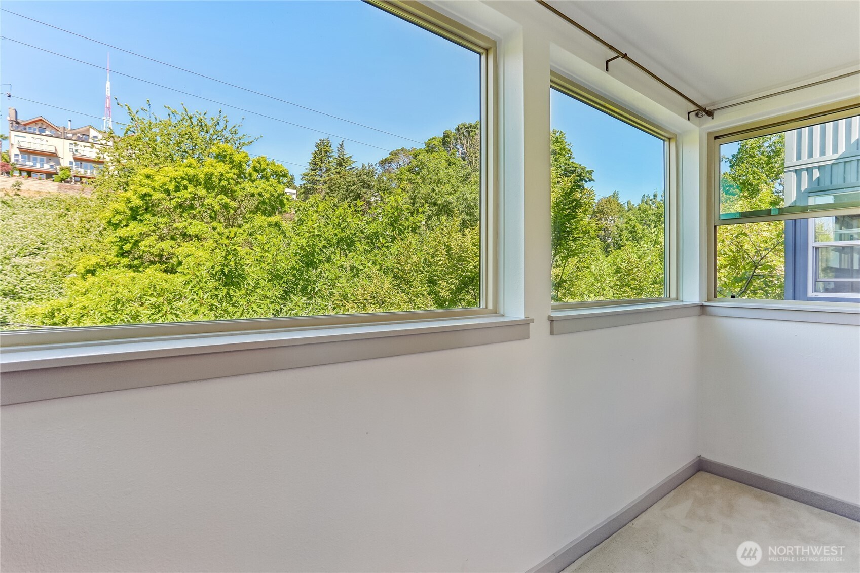 701 Galer Street, Unit 813 Seattle, WA 98109 - Photo 34 of 40