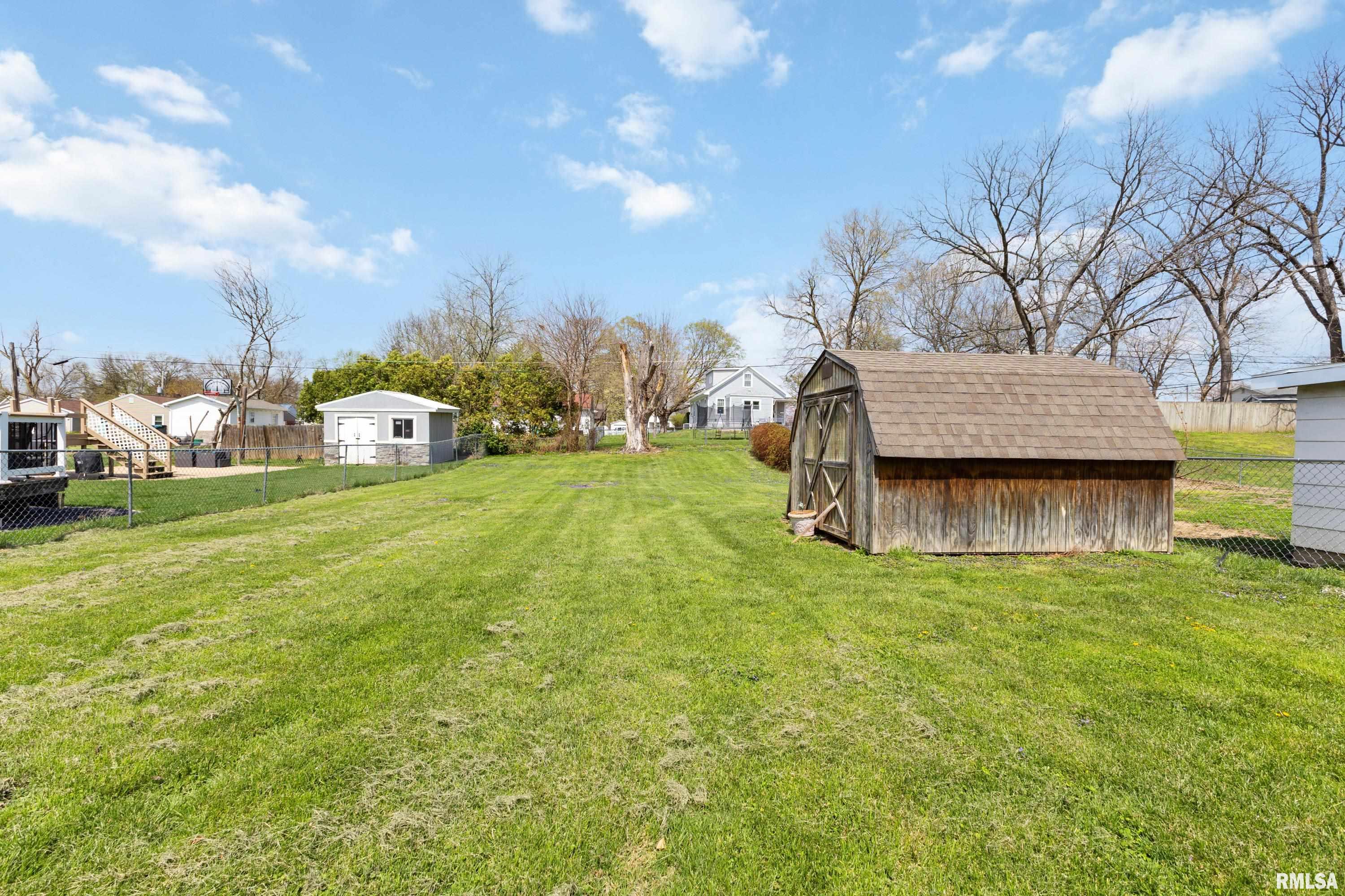 2023 Maple Street Quincy, IL 62301 - Photo 14 of 17