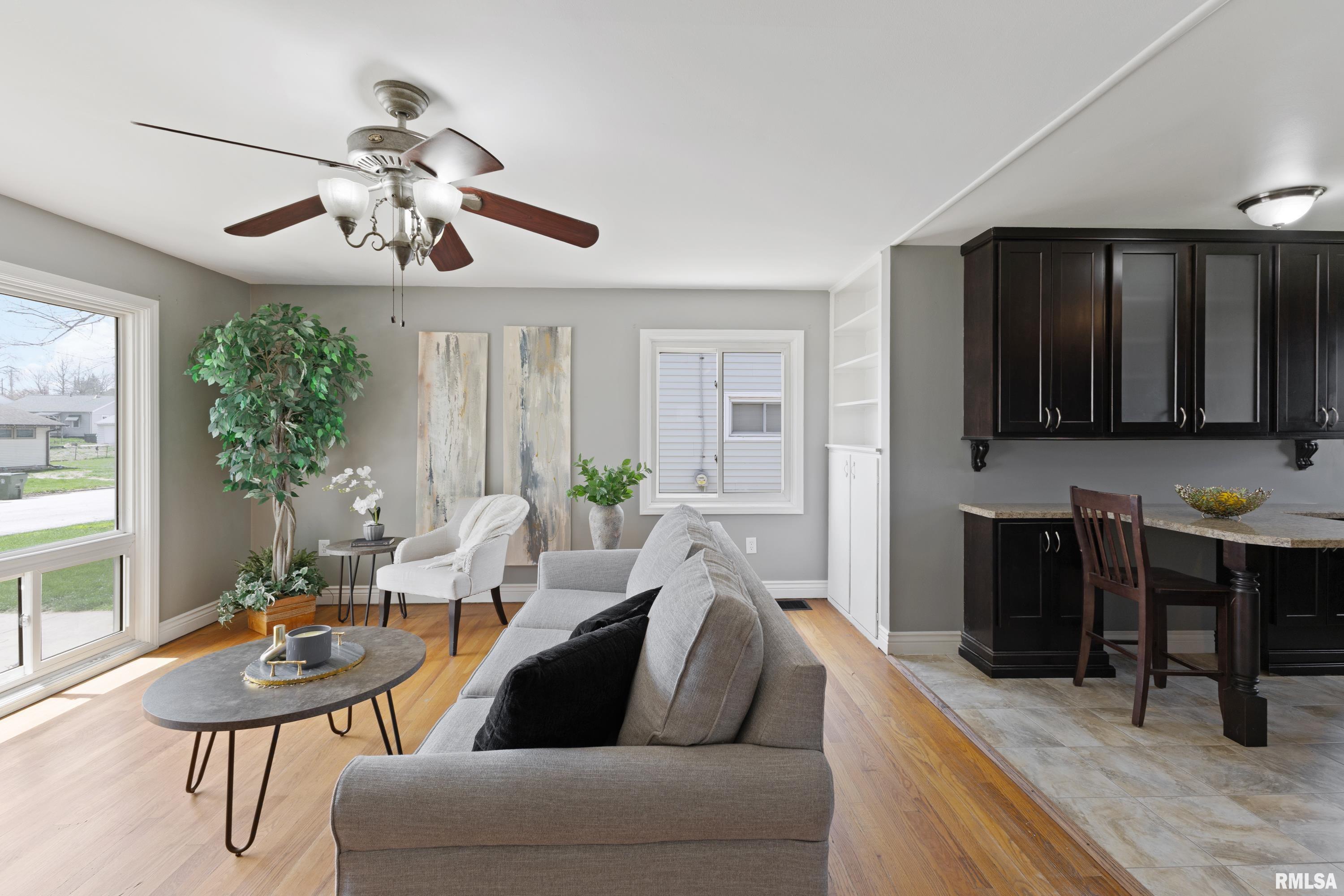 2023 Maple Street Quincy, IL 62301 - Photo 4 of 17