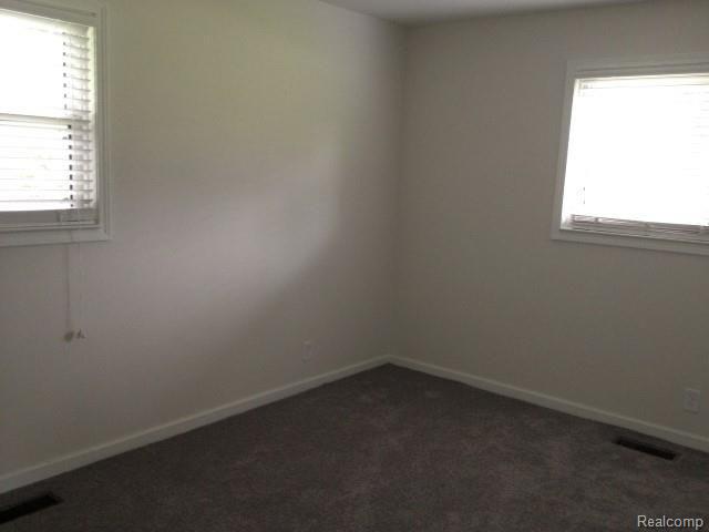 239 Booth Road Troy, MI 48085 - Photo 19 of 27 IMG_5602.jpg