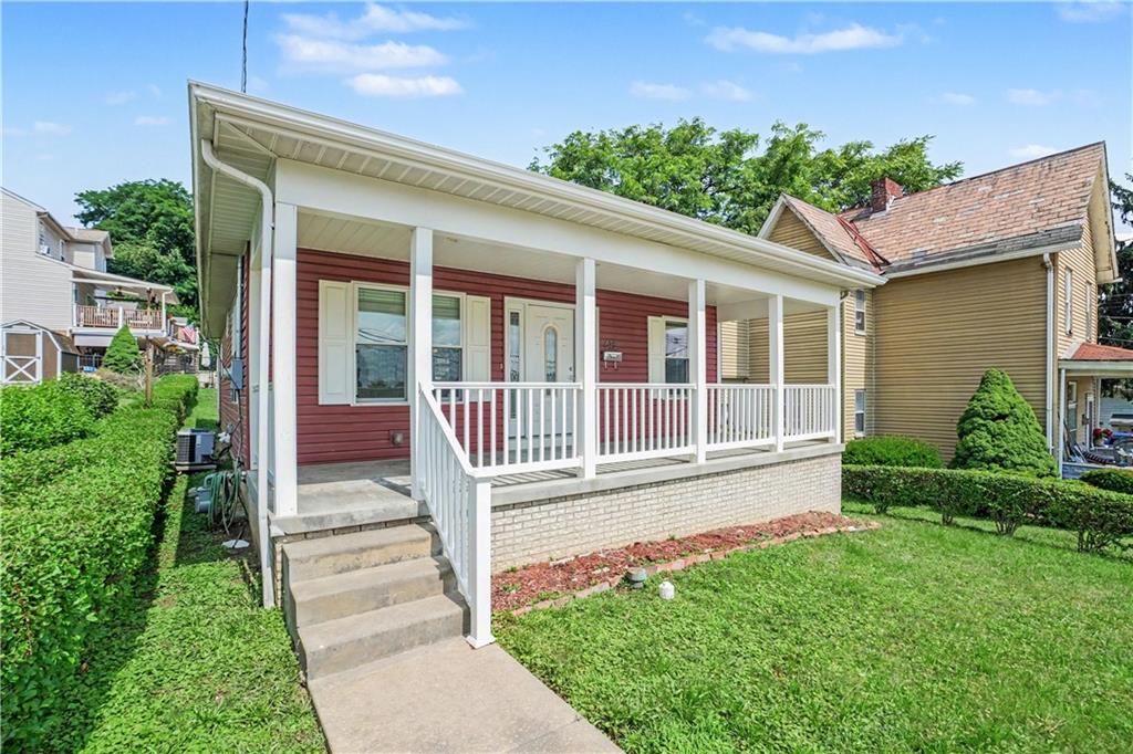 618 Locust Street Coraopolis, PA 15108 - Photo 2 of 20
