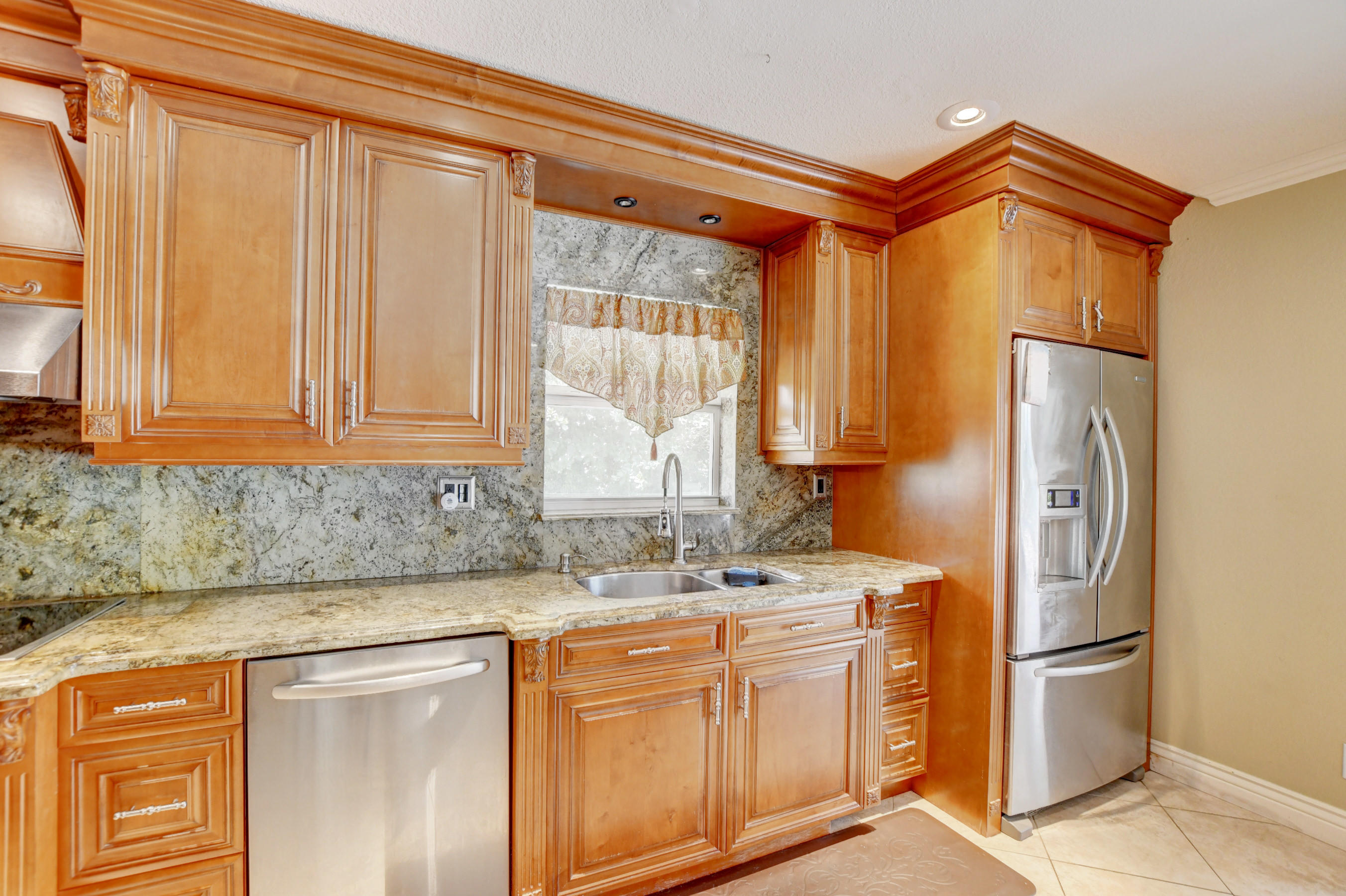 11301 Timber Lodge Terrace Boca Raton, FL 33428 - Photo 12 of 58 kitchen