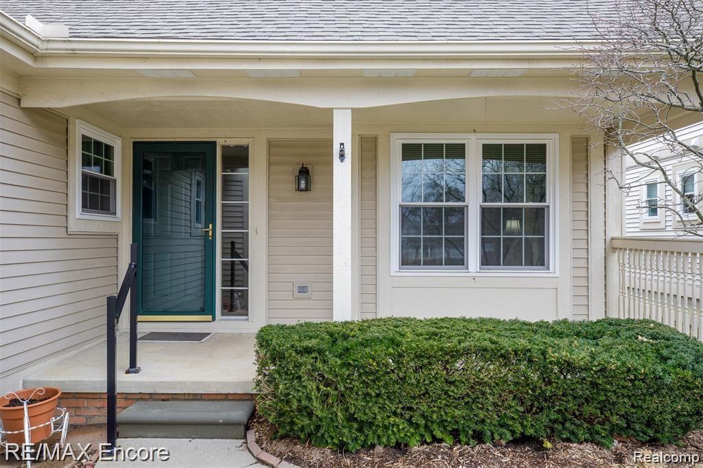 5385 Forest Ridge Drive Clarkston, MI 48346 - Photo 3 of 30 2022.03