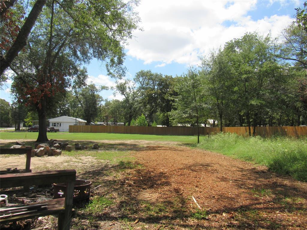 7305 Lakeview Drive Bonham, TX 75418 - Photo 15 of 19 a view of a park with large trees