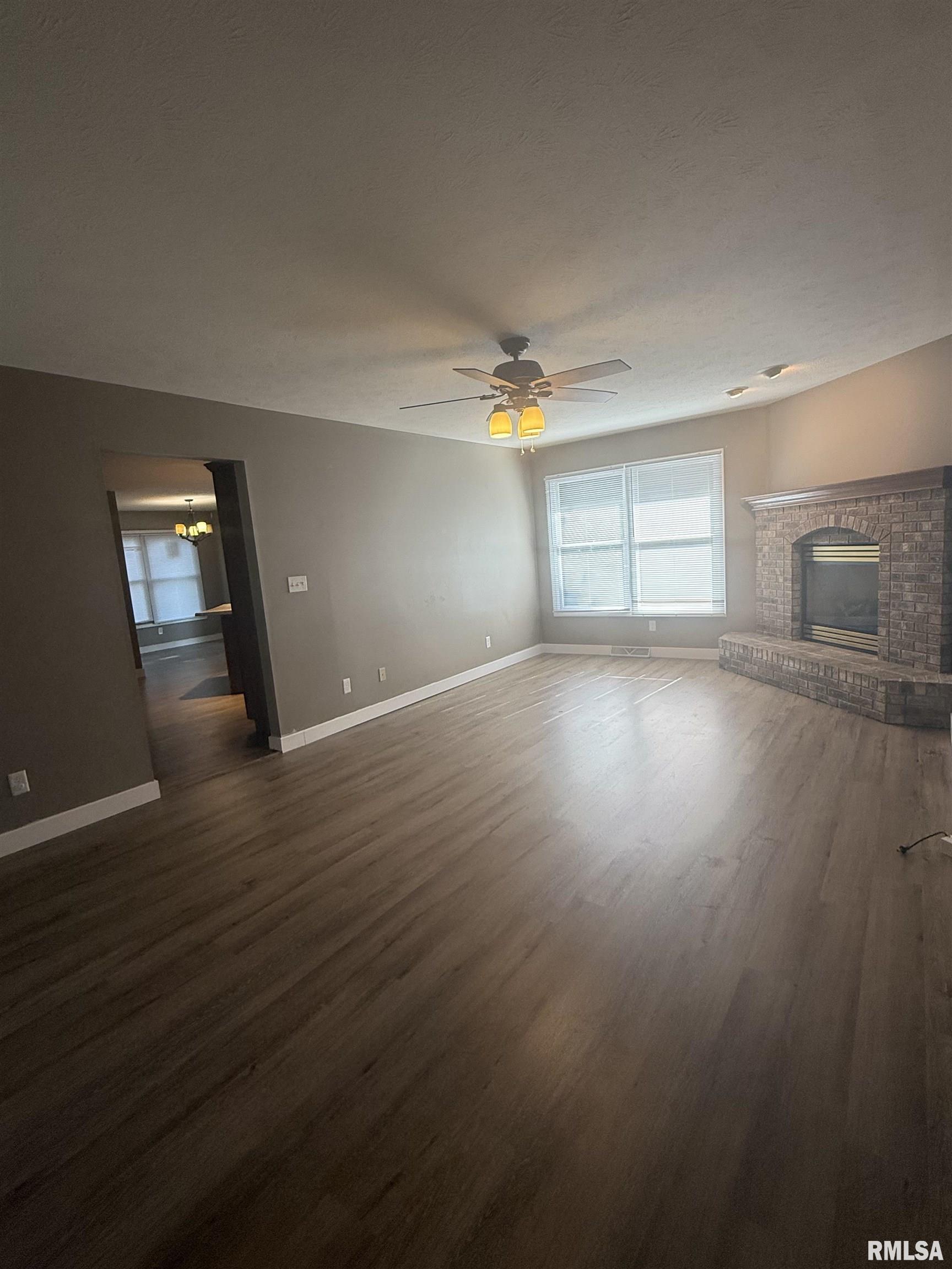 213 Appomattox Drive Springfield, IL 62711 - Photo 4 of 17