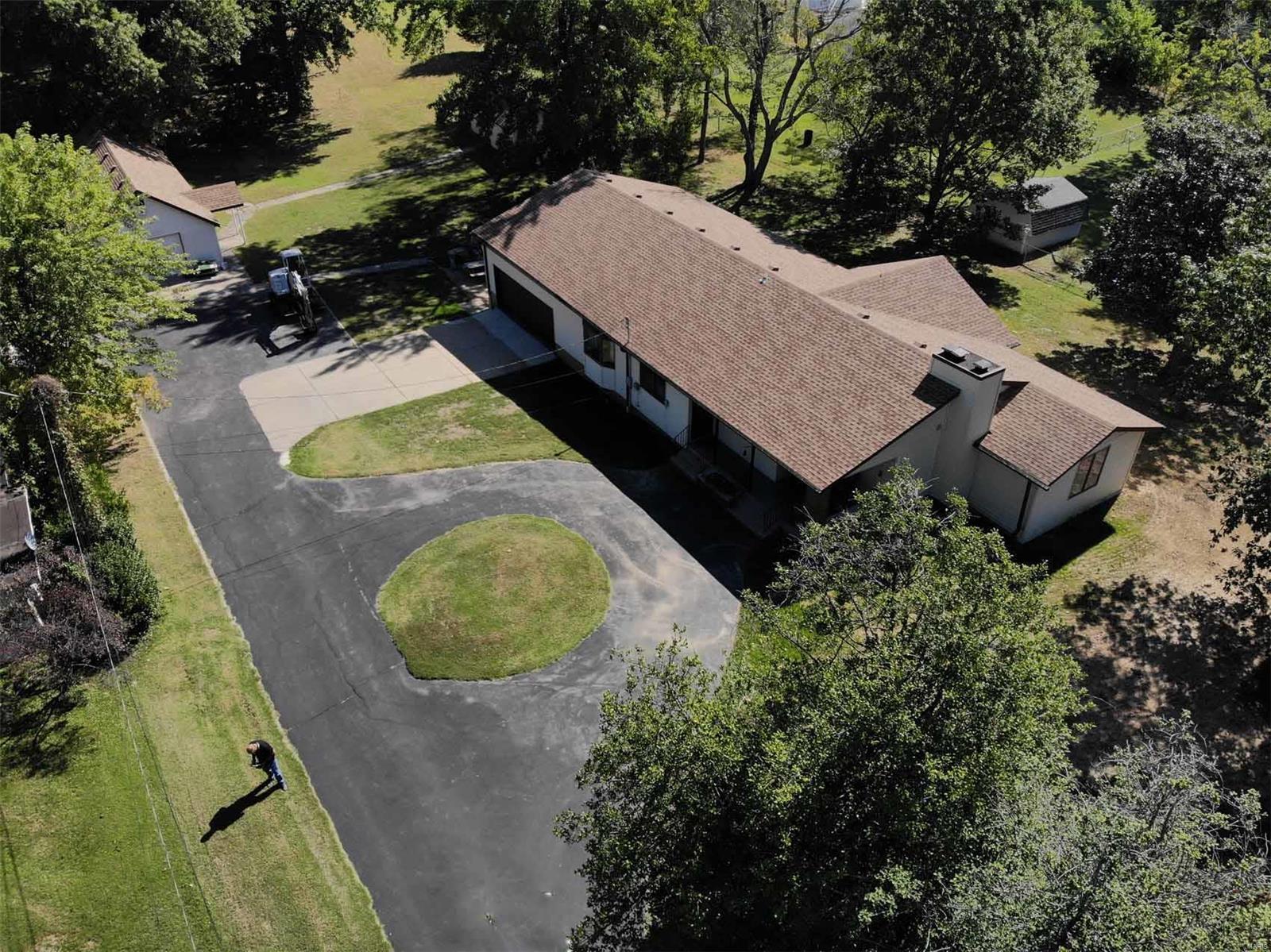 5705 Humbert Road Godfrey, IL 62035 - Photo 2 of 20 Gallery Image 2