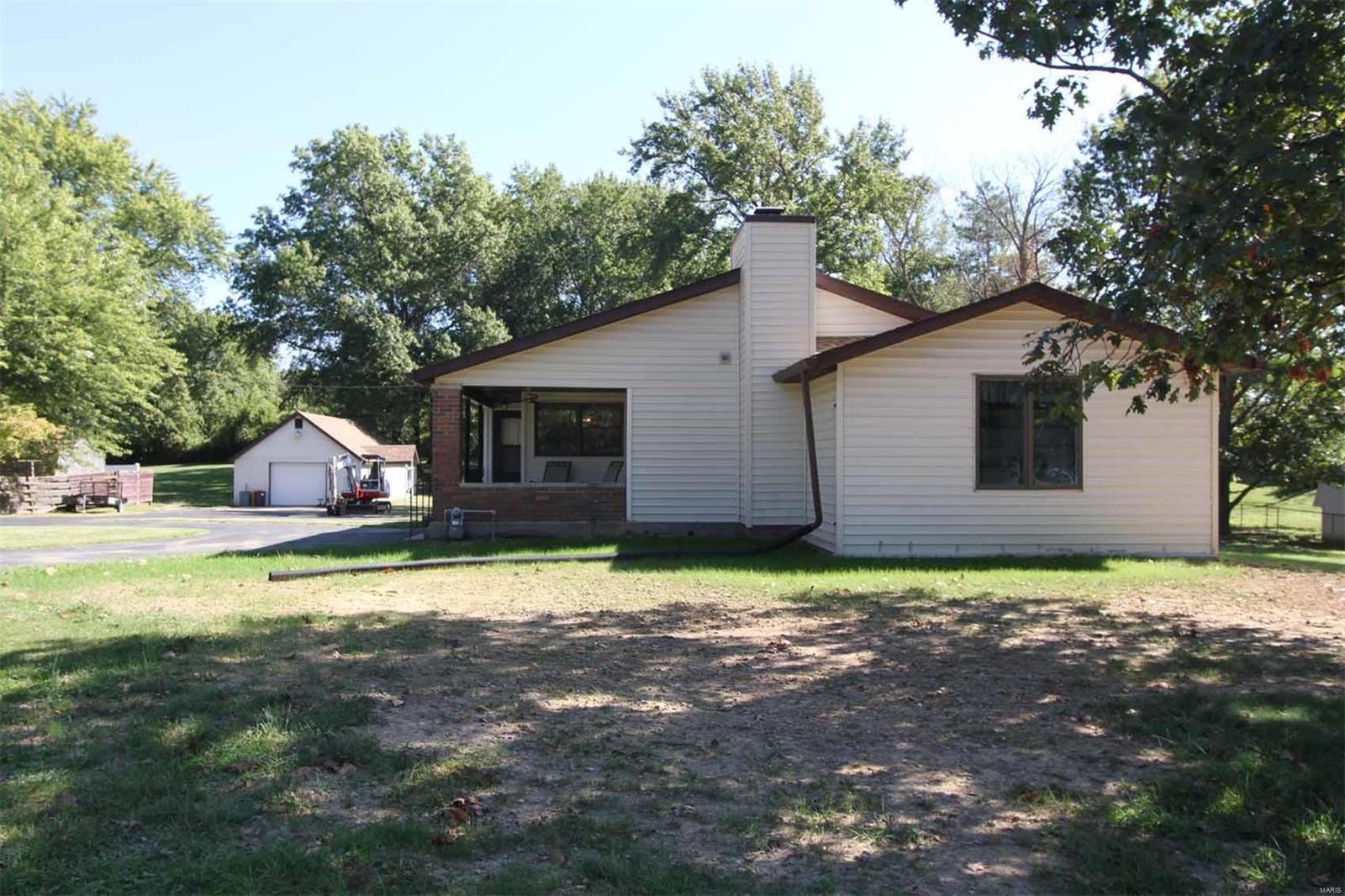 5705 Humbert Road Godfrey, IL 62035 - Photo 5 of 20 Gallery Image 5