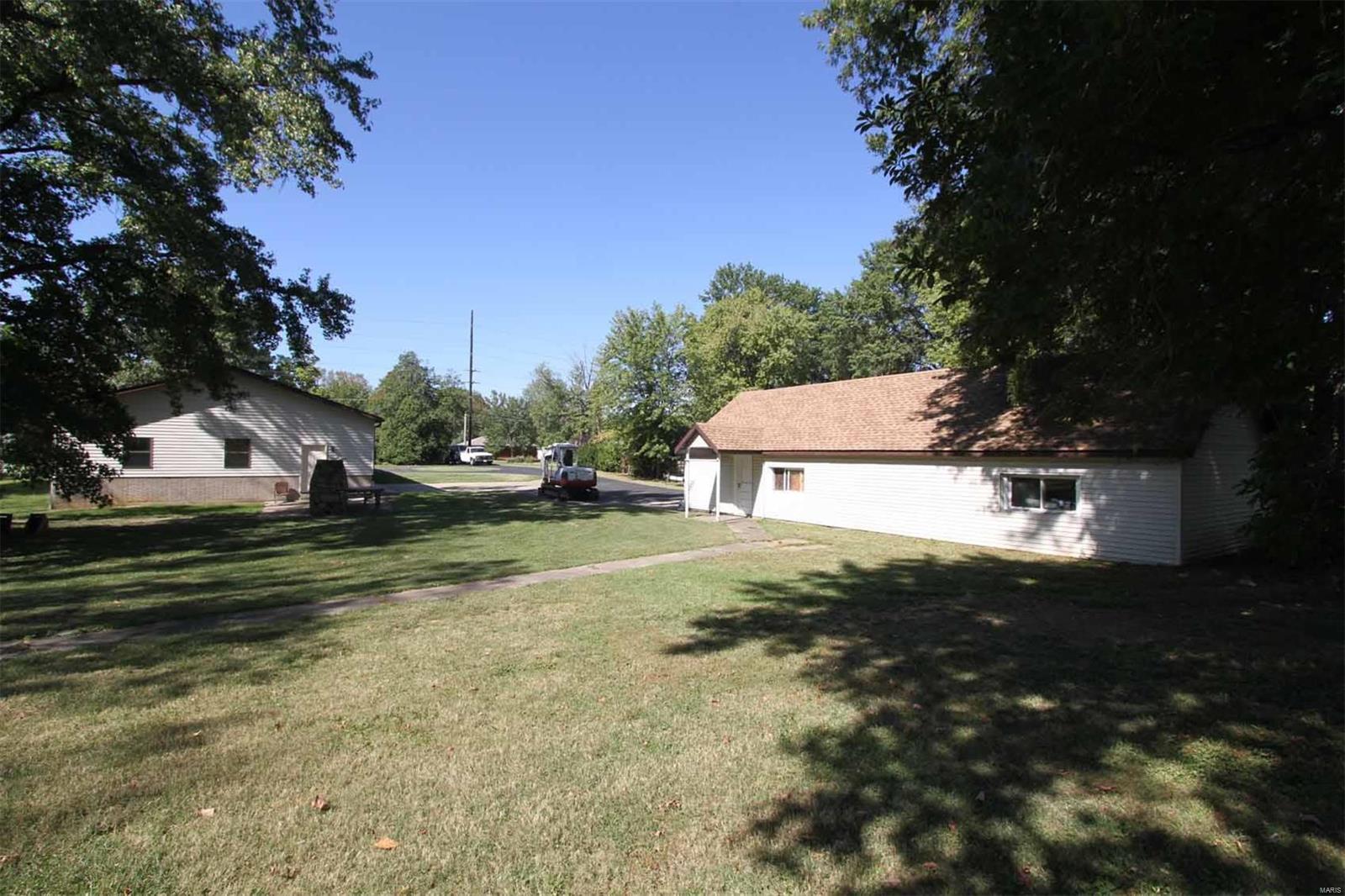 5705 Humbert Road Godfrey, IL 62035 - Photo 8 of 20 Gallery Image 8