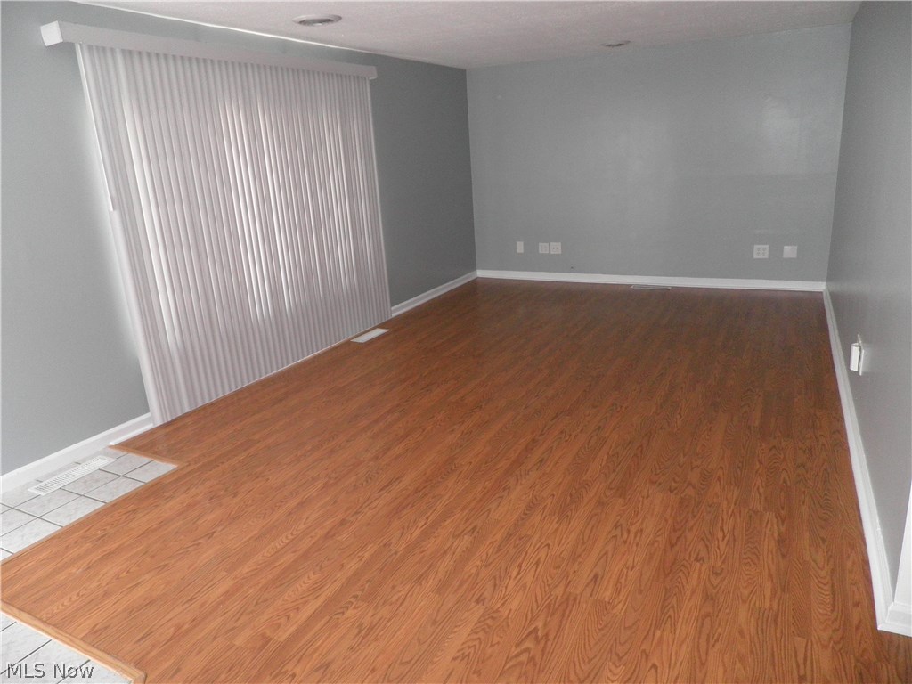 259 Ledge Road Northfield, OH 44067 - Photo 8 of 14 Living room