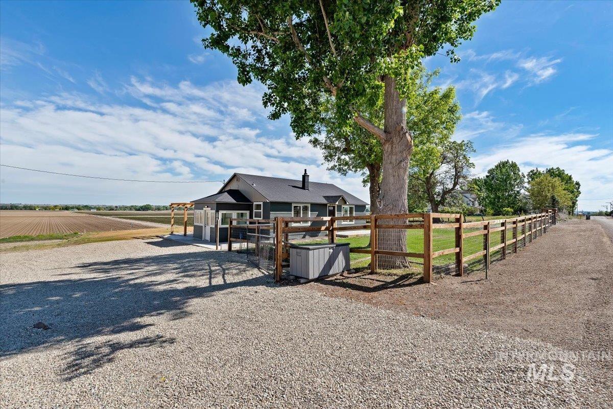 3432 Pioneer Road Homedale, ID 83628 - Photo 7 of 37