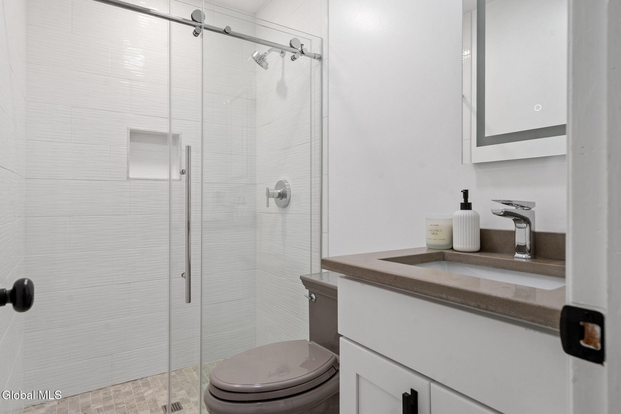 713 Riverview Road Rexford, NY 12148 - Photo 24 of 78 1st Floor Full Bathroom