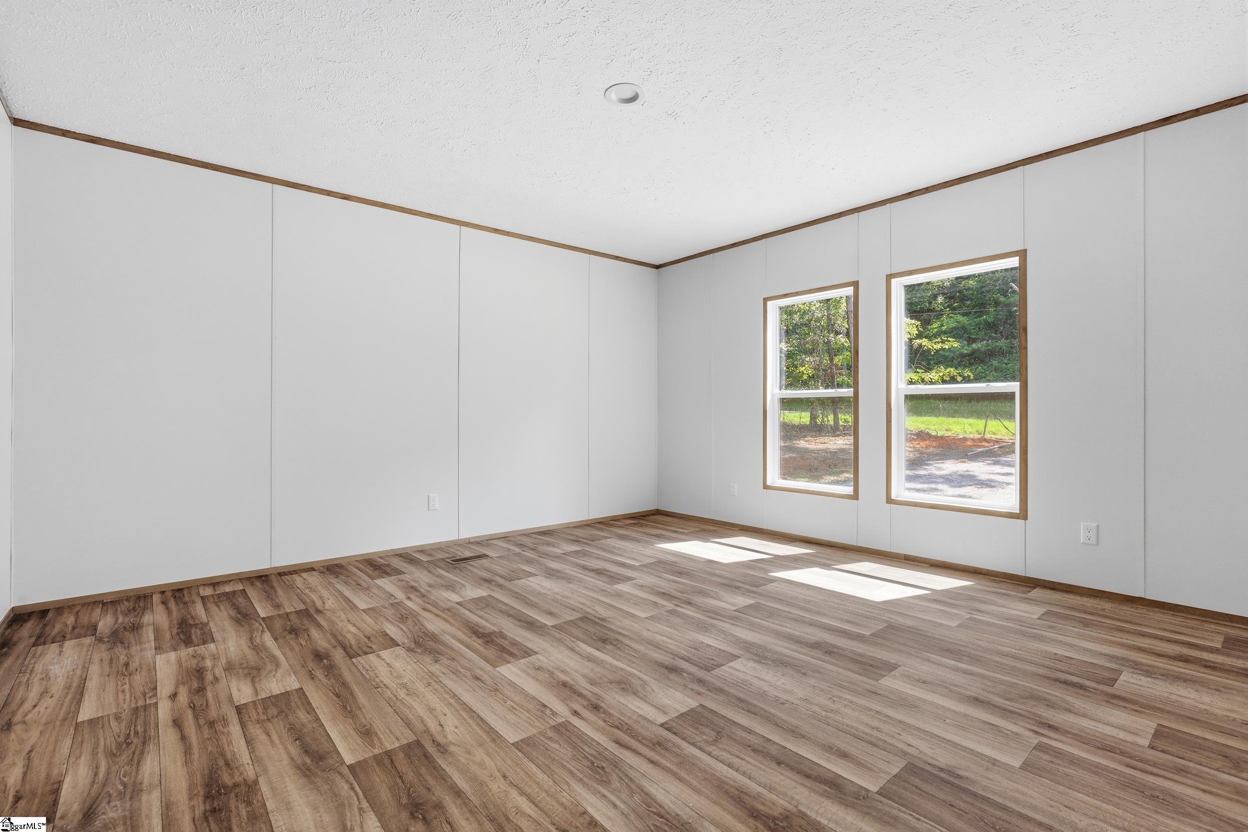 561 Georgia Road Gray Court, SC 29645 - Photo 13 of 26