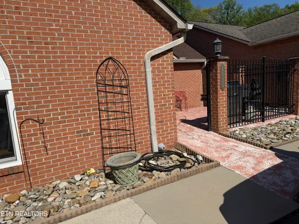 $437,000 | 1115 Fairgrounds Court, Unit 1115, Kingston, TN 37763