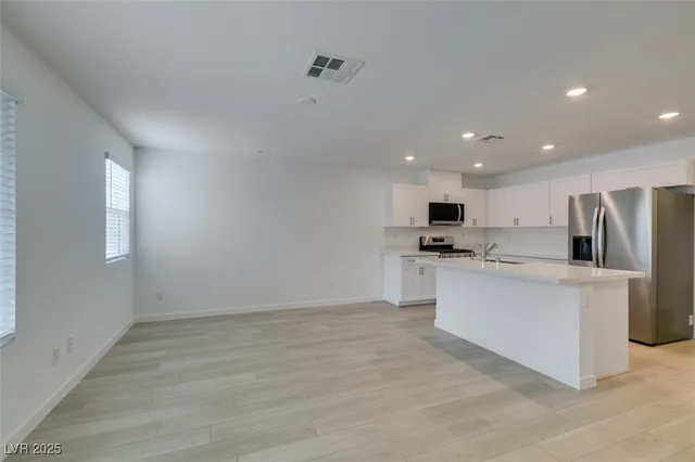 $2,400 | 945 Jigglypuff Place, Henderson, NV 89011