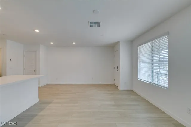 $2,400 | 945 Jigglypuff Place, Henderson, NV 89011