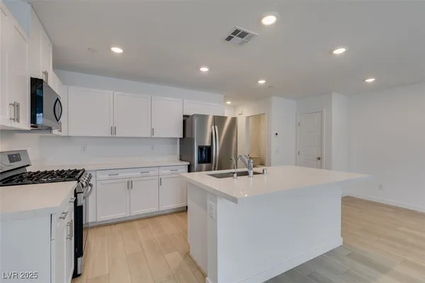 $2,450 | 945 Jigglypuff Place, Henderson, NV 89011
