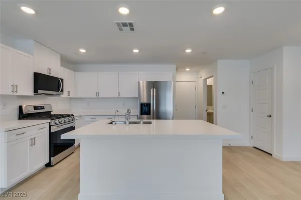 $2,450 | 945 Jigglypuff Place, Henderson, NV 89011