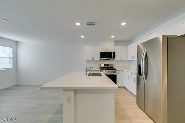 $2,400 | 945 Jigglypuff Place, Henderson, NV 89011