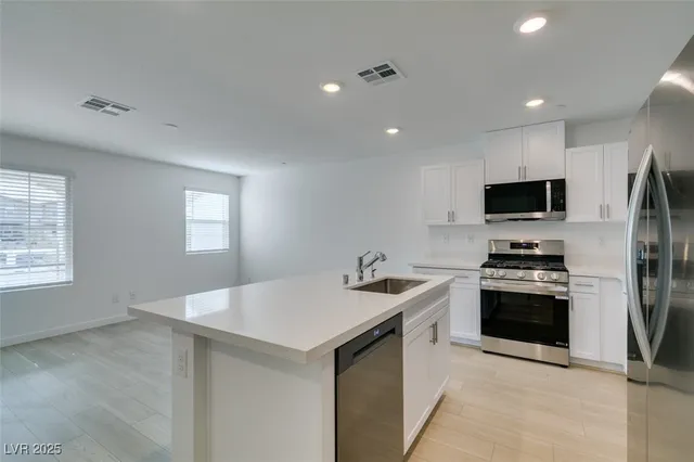 $2,400 | 945 Jigglypuff Place, Henderson, NV 89011