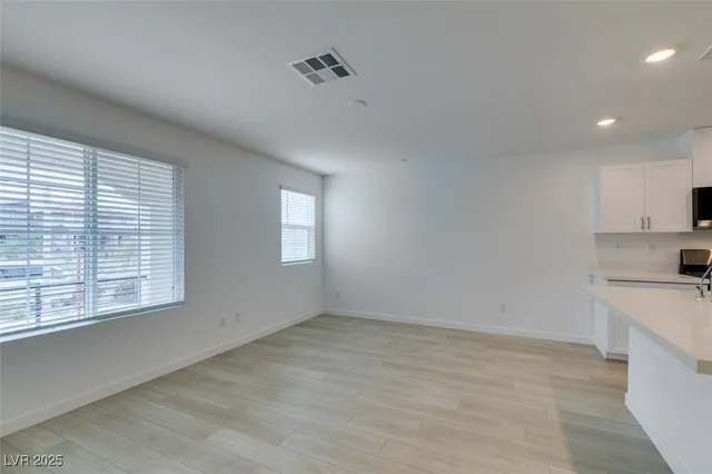 $2,400 | 945 Jigglypuff Place, Henderson, NV 89011