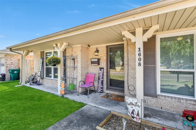 $282,500 | 1608 Dabney Drive, Pasadena, TX 77502