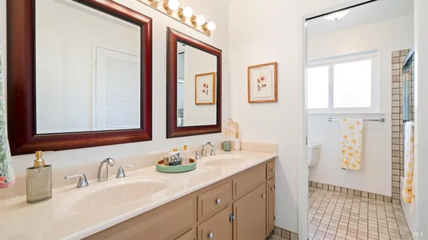 $1,200,000 | 28 Monroe Court, Novato, CA 94947