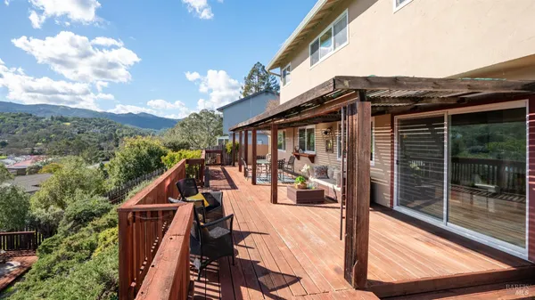 $1,200,000 | 28 Monroe Court, Novato, CA 94947