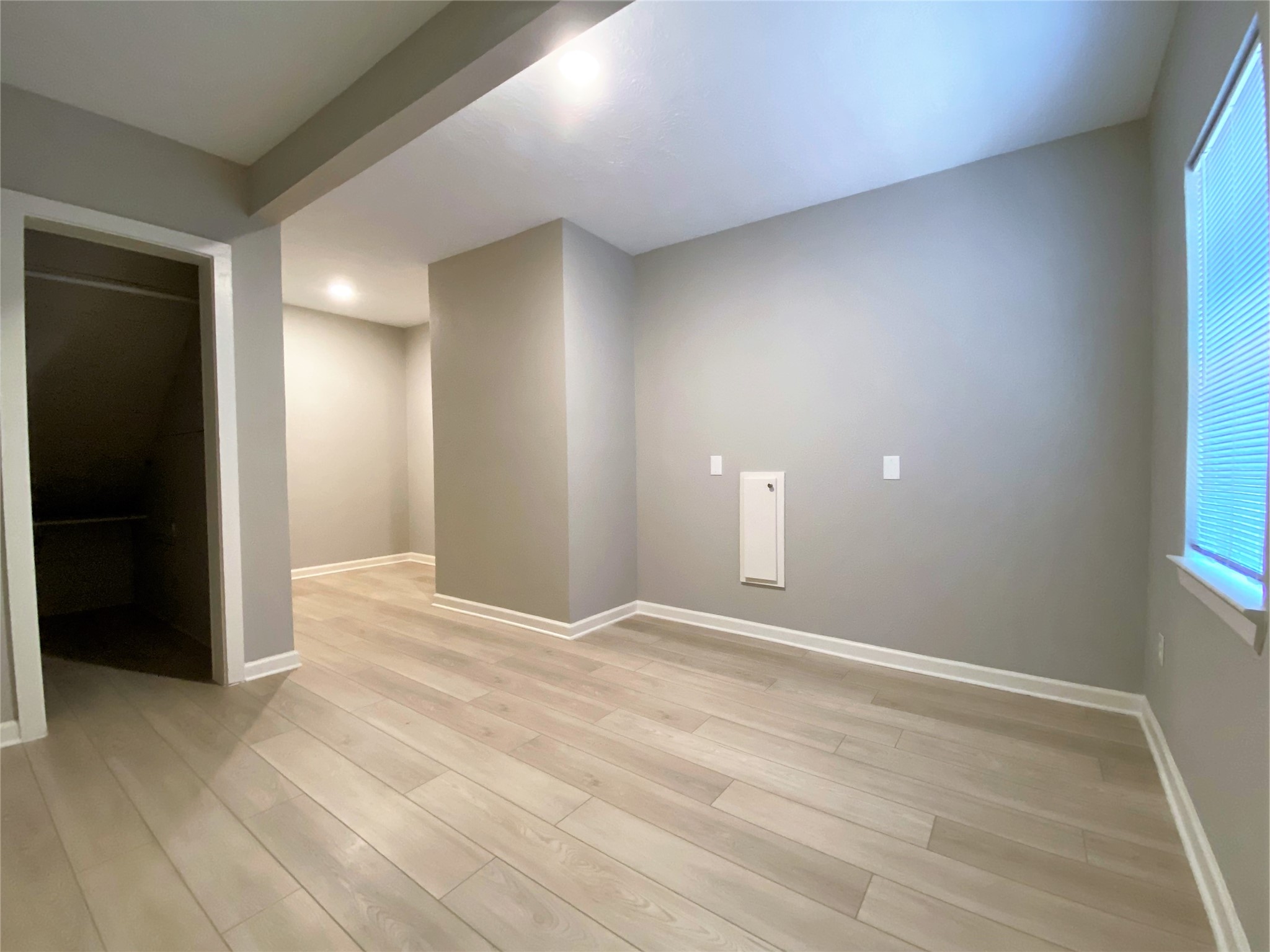 1702 Studewood Street Houston, TX 77009 - Photo 10 of 11 The front bedroom has an adjoining space that could be utilized as a home office.