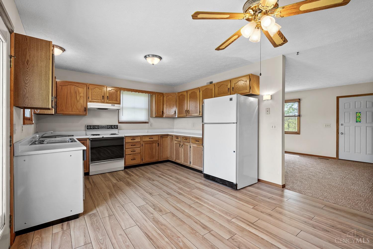6428 Thompson Road Cincinnati, OH 45247 - Photo 13 of 62