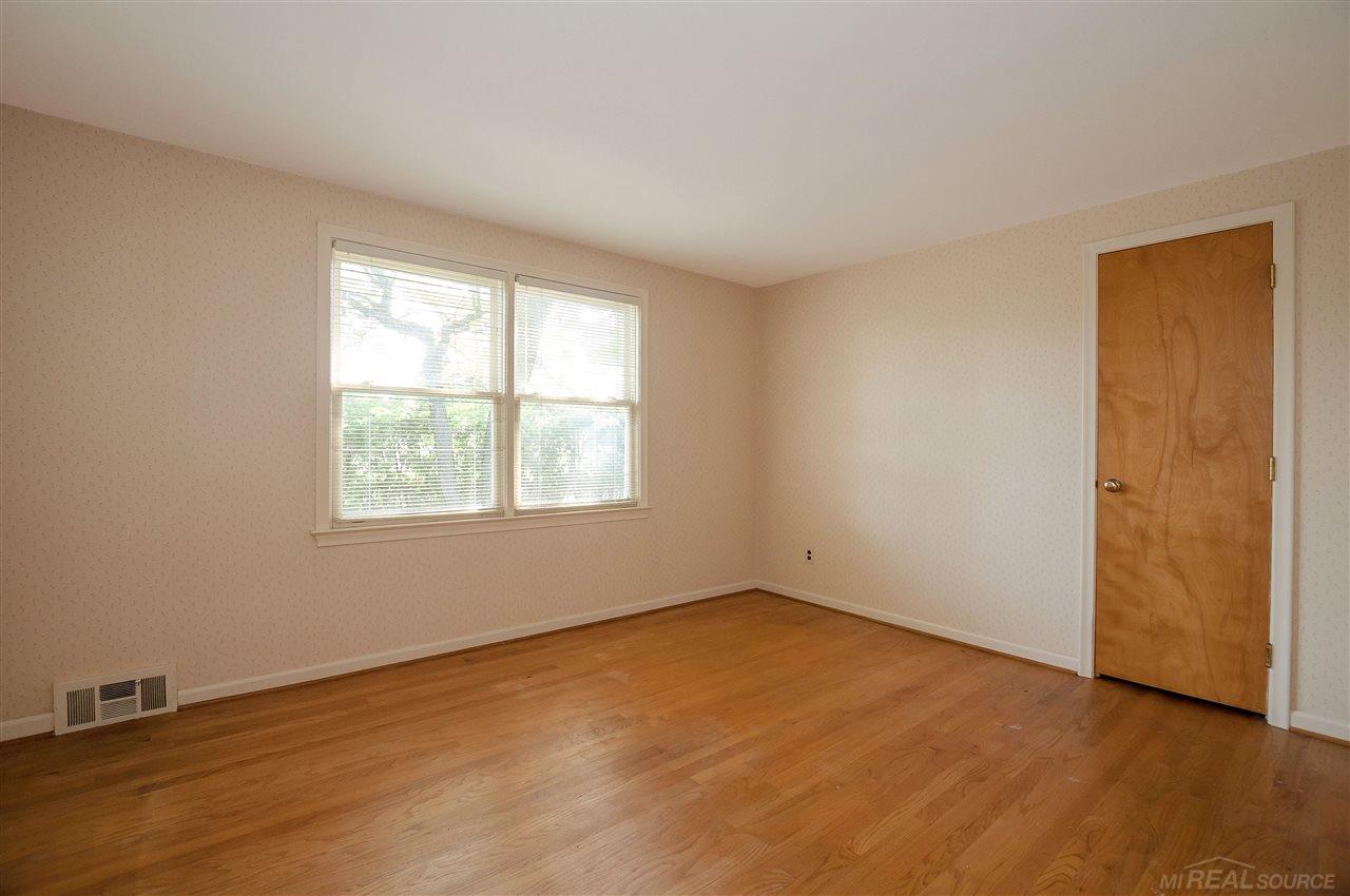 51 North Duval Road Grosse Pointe Shores, MI 48236 - Photo 27 of 36