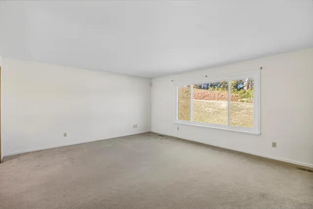 $400,000 | 4920 Pine Circle, Ooltewah, TN 37363