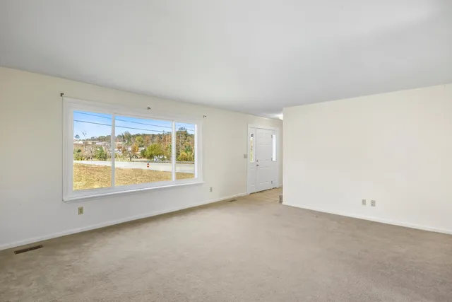 $400,000 | 4920 Pine Circle, Ooltewah, TN 37363