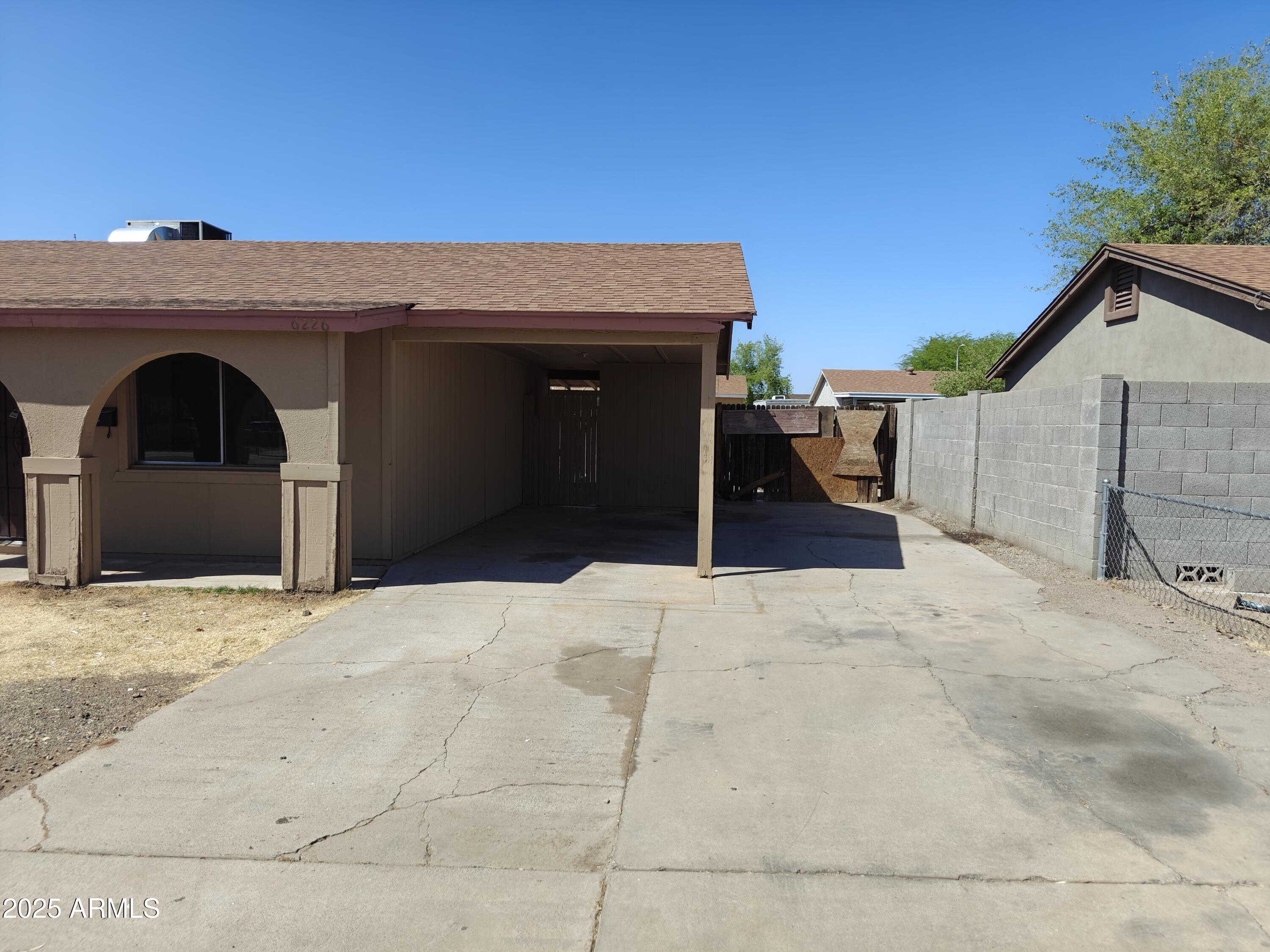 6226 West Coronado Road Phoenix, AZ 85035 - Photo 3 of 15 1000010411
