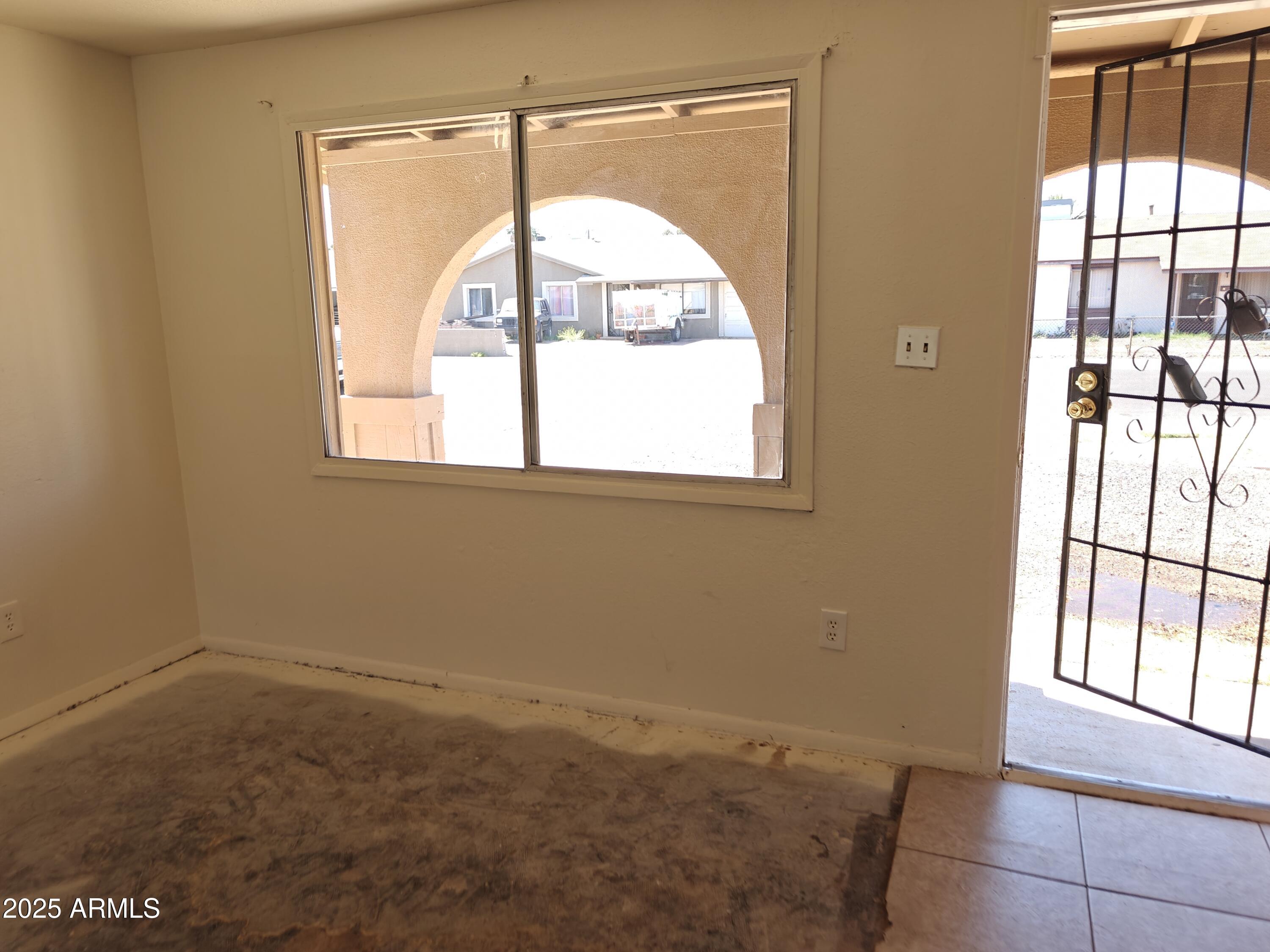 6226 West Coronado Road Phoenix, AZ 85035 - Photo 8 of 15 IMG20250422101814