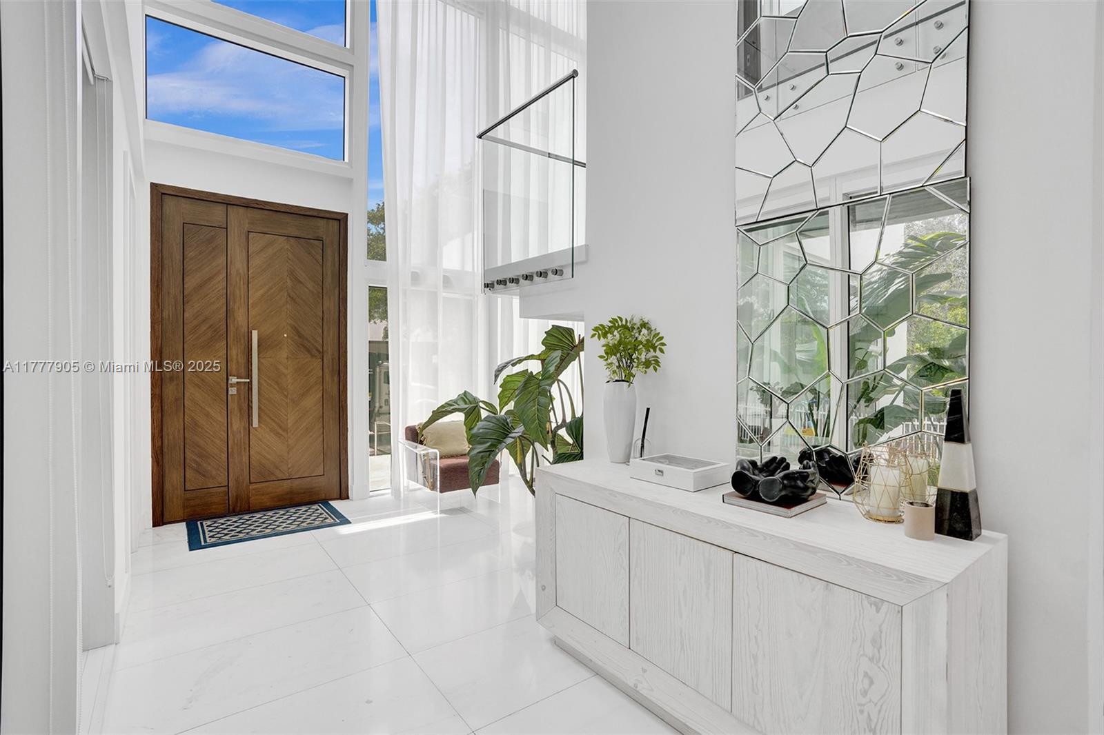 201 Buttonwood Drive Key Biscayne, FL 33149 - Photo 13 of 80