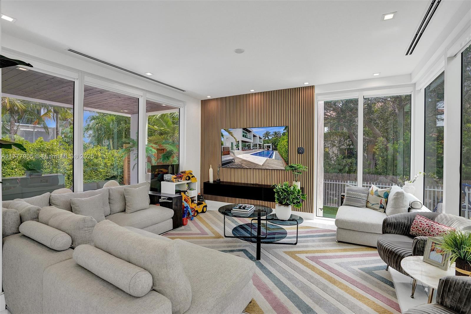 201 Buttonwood Drive Key Biscayne, FL 33149 - Photo 20 of 80