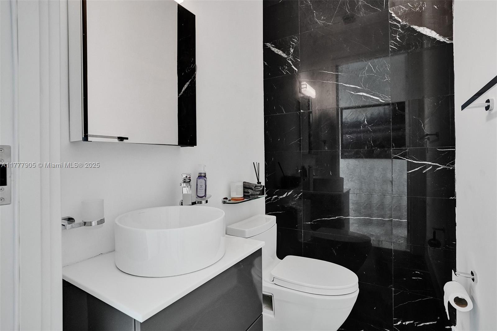 201 Buttonwood Drive Key Biscayne, FL 33149 - Photo 28 of 80