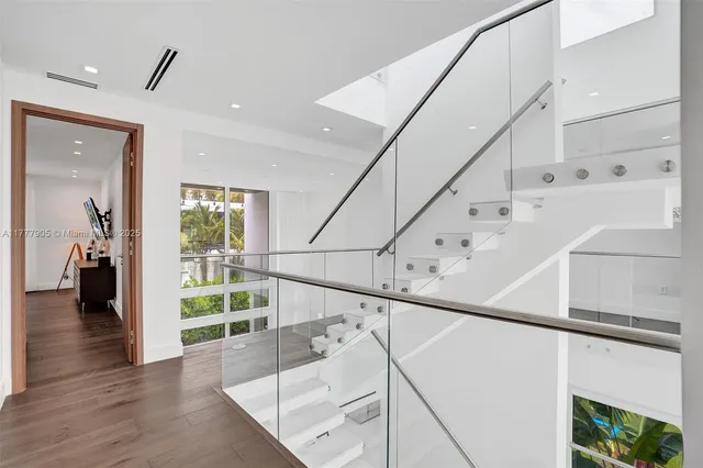 $5,999,000 | 201 Buttonwood Drive, Key Biscayne, FL 33149