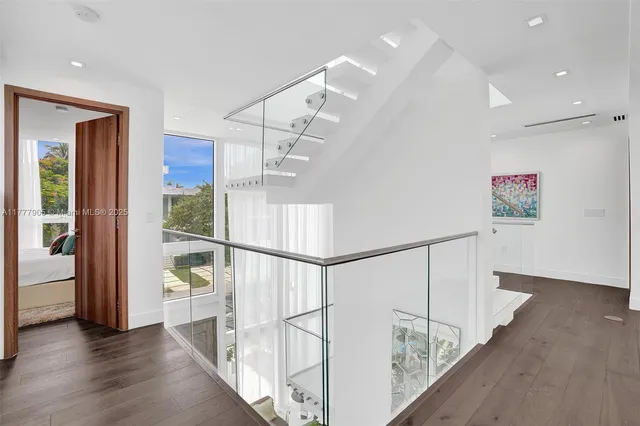 $5,999,000 | 201 Buttonwood Drive, Key Biscayne, FL 33149