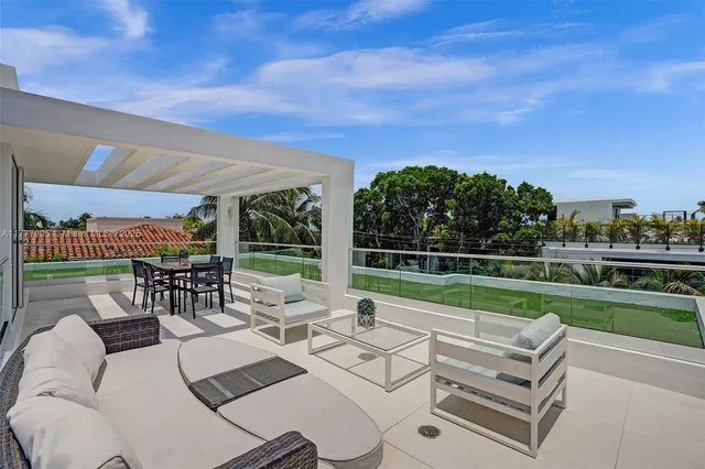 $5,999,000 | 201 Buttonwood Drive, Key Biscayne, FL 33149