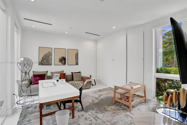 $5,999,000 | 201 Buttonwood Drive, Key Biscayne, FL 33149