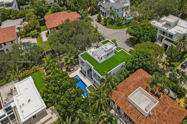 $5,999,000 | 201 Buttonwood Drive, Key Biscayne, FL 33149